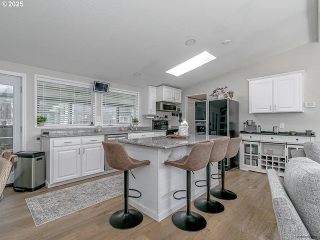 $975,000 | 44871 Highway 26, Sandy, OR 97055