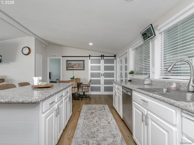 $975,000 | 44871 Highway 26, Sandy, OR 97055