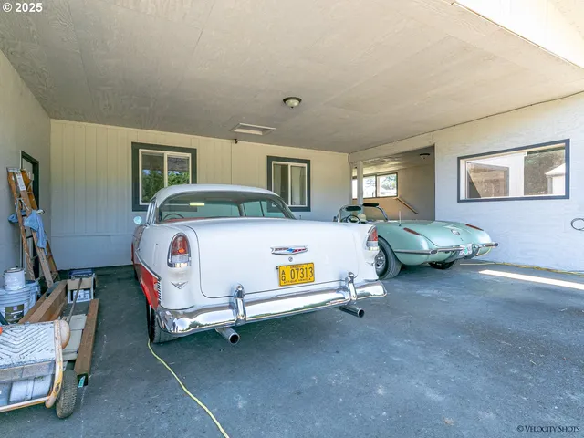 $975,000 | 44871 Highway 26, Sandy, OR 97055