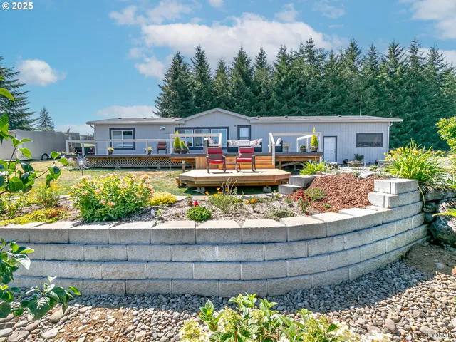 $975,000 | 44871 Highway 26, Sandy, OR 97055