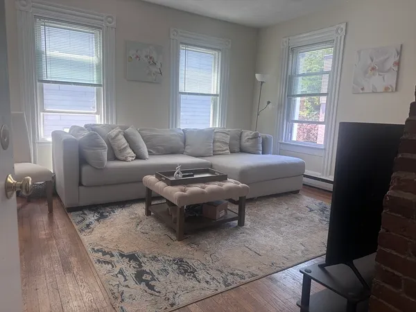 $4,500 | 8 Sackville Street, Unit 3, Boston, MA 02129