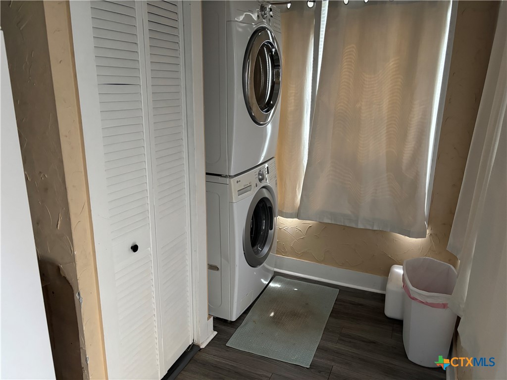 613 East Broadway Street, Unit 5 Cuero, TX 77954 - Photo 11 of 34 a bathroom with a toilet and a sink