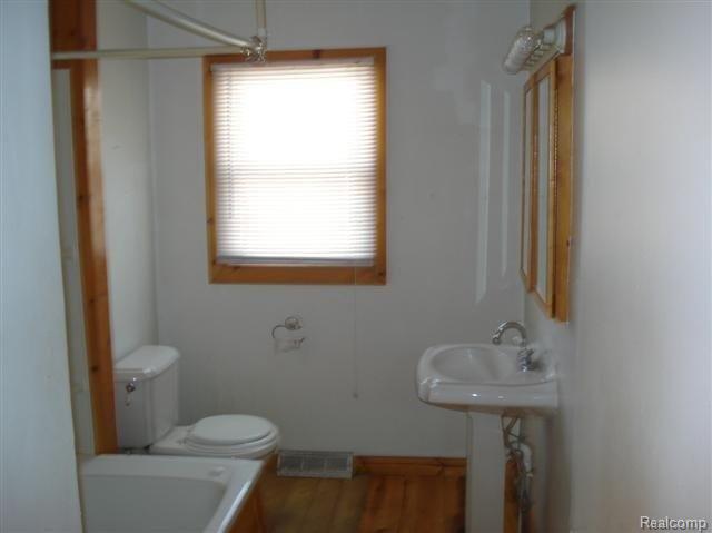 16063 Murray Road Byron, MI 48418 - Photo 2 of 10 Bath 2