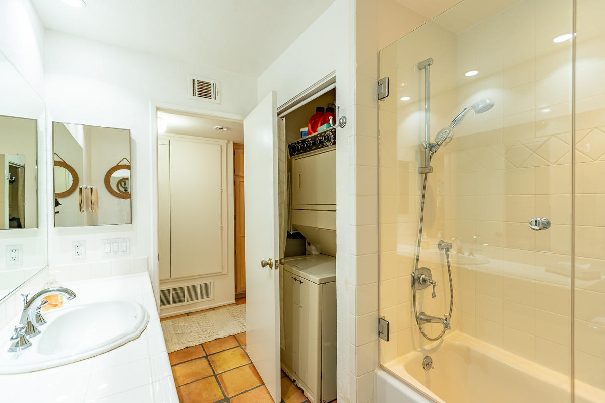 7150 Georgetown Road Goleta, CA 93117 - Photo 17 of 29 Bath and Hall_7150 Georgetown