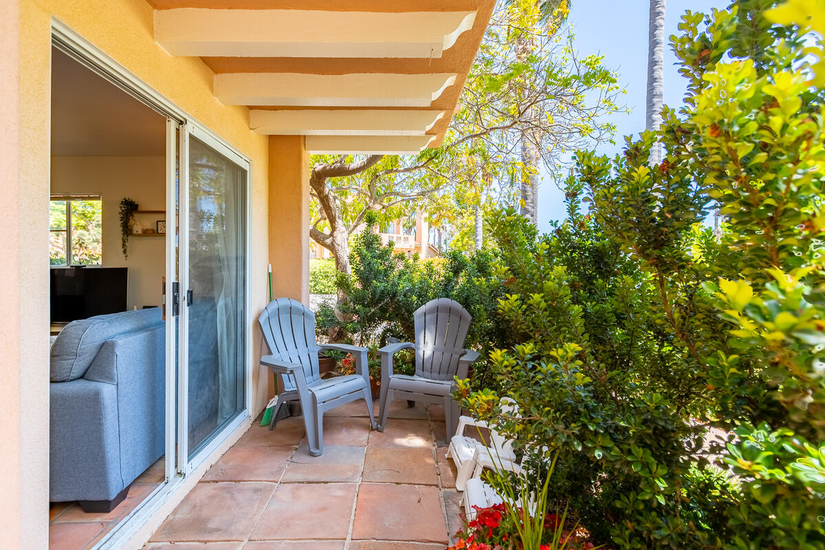 7150 Georgetown Road Goleta, CA 93117 - Photo 8 of 29 Front Patio_7150 Georgetown