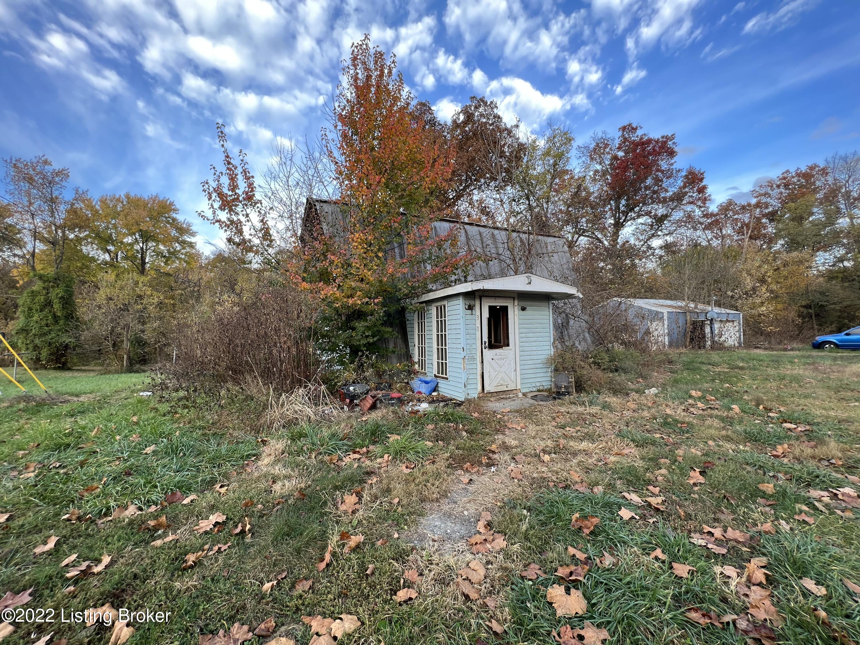 311 Lock Road, Unit 1 Carrollton, KY 41008 - Photo 4 of 17 0B08E4EC-3C94-48ED-B50B-CF5A1A8E54A4