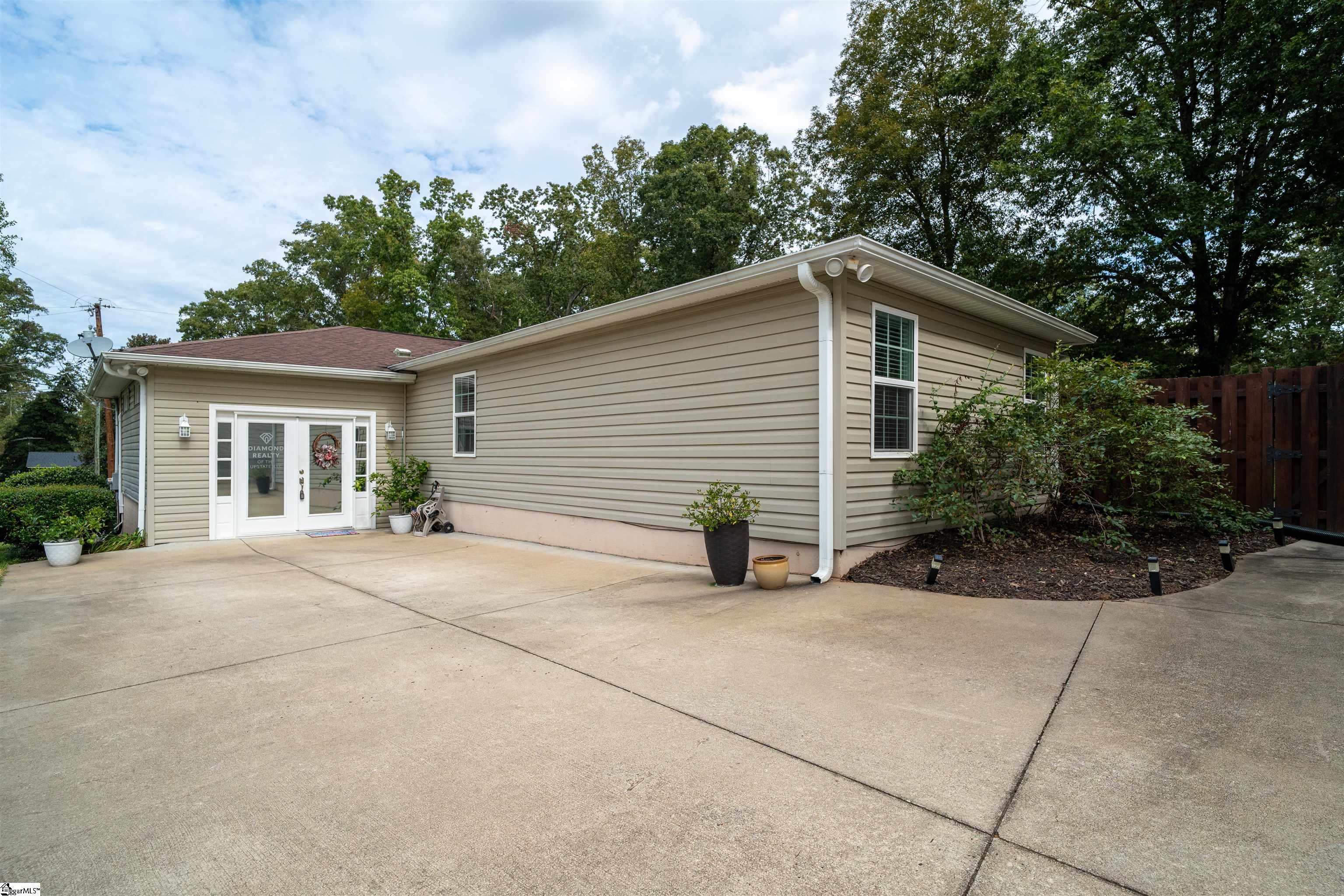 100 Blue Ridge Drive Travelers Rest, SC 29690 - Photo 2 of 50