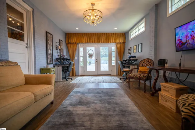 $499,999 | 100 Blue Ridge Drive, Travelers Rest, SC 29690