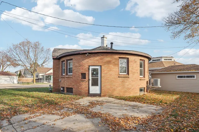 $160,000 | 1209 Walton Avenue, Racine, WI 53402