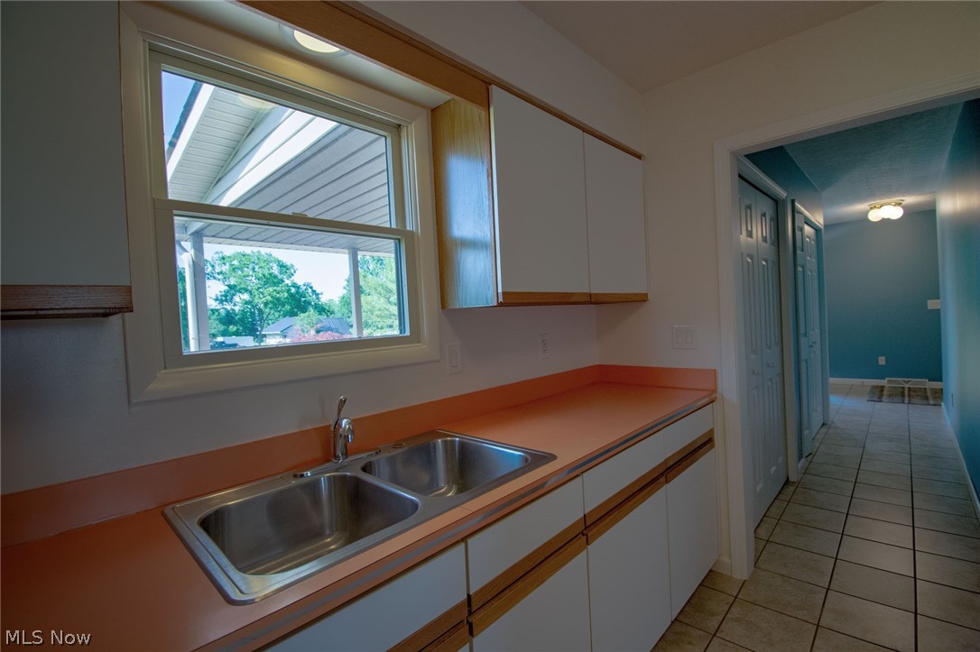 47964 Russia Road Amherst, OH 44001 - Photo 4 of 22 Gallery Image 4