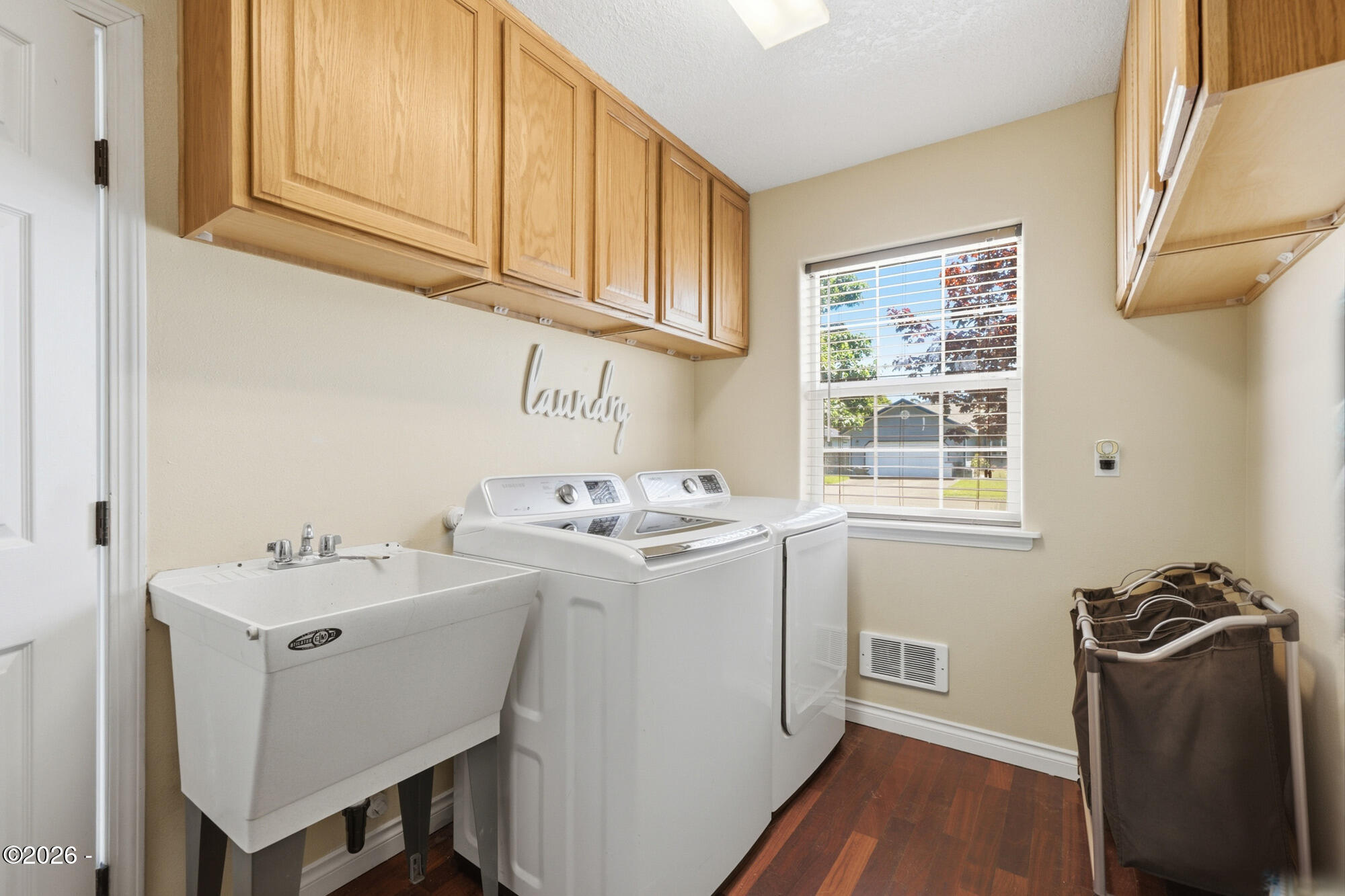 6505 Colonial Way Tillamook, OR 97141 - Photo 16 of 37