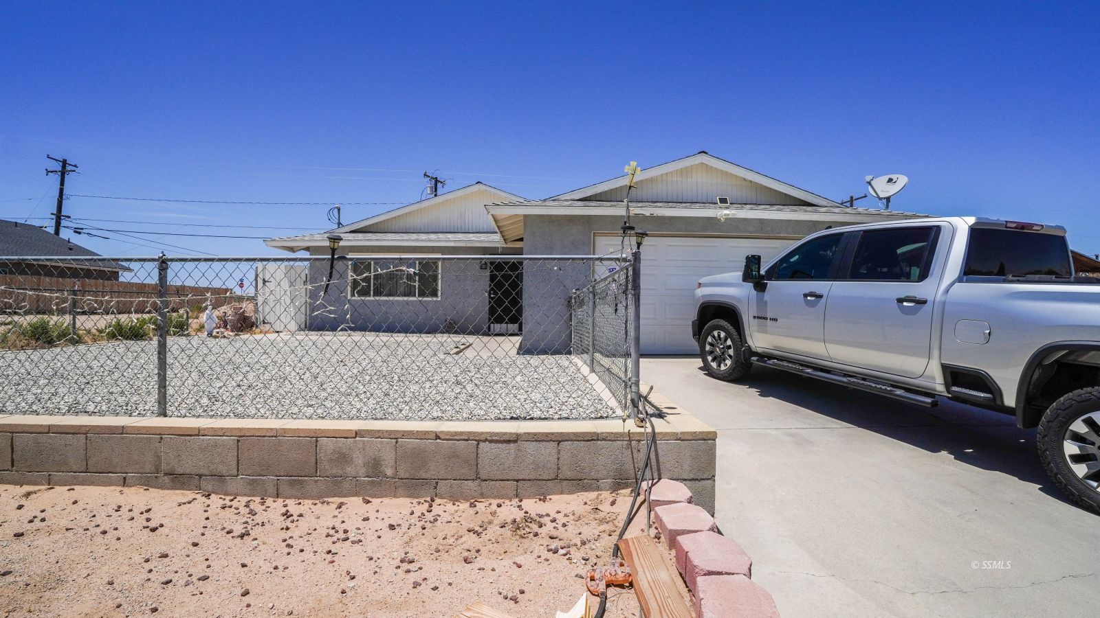 1437 Porter Street Ridgecrest, CA 93555 - Photo 2 of 22