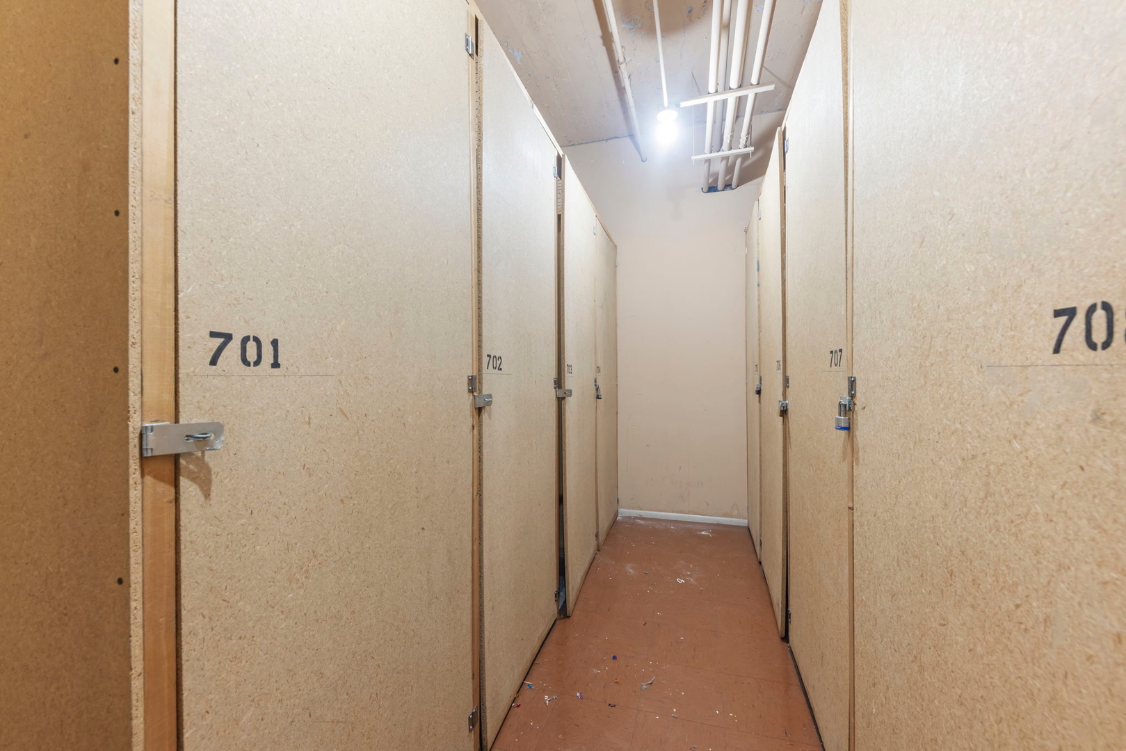 640 South Federal Street, Unit 702 Chicago, IL 60605 - Photo 18 of 24 a view of a hallway
