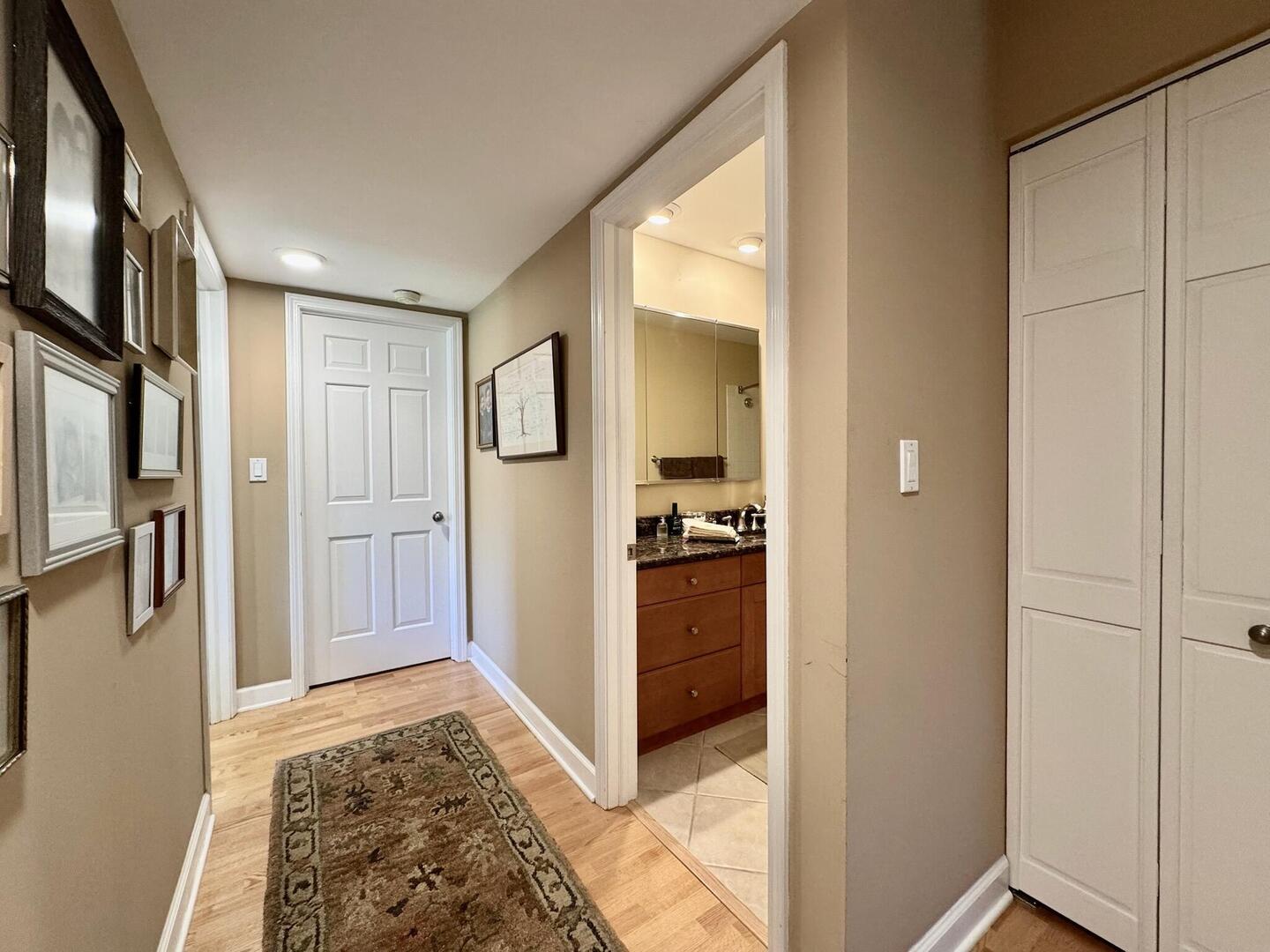4050 Dundee Road, Unit 202 Northbrook, IL 60062 - Photo 20 of 25 Gallery Image 20