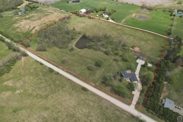 $462,500 | 10826 Southwest Burlingame Road, Wakarusa, KS 66546