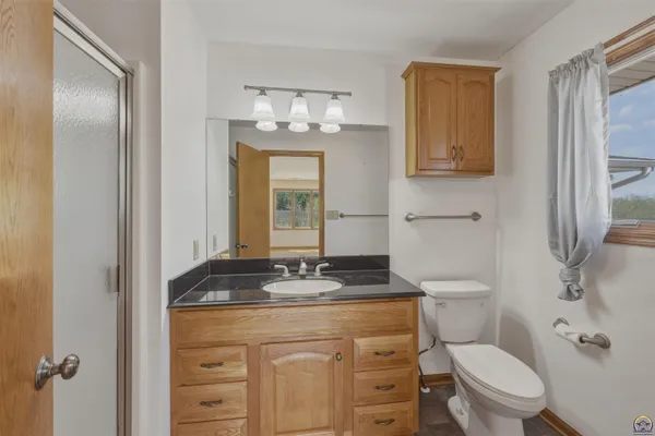 $462,500 | 10826 Southwest Burlingame Road, Wakarusa, KS 66546