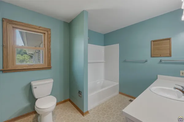 $462,500 | 10826 Southwest Burlingame Road, Wakarusa, KS 66546