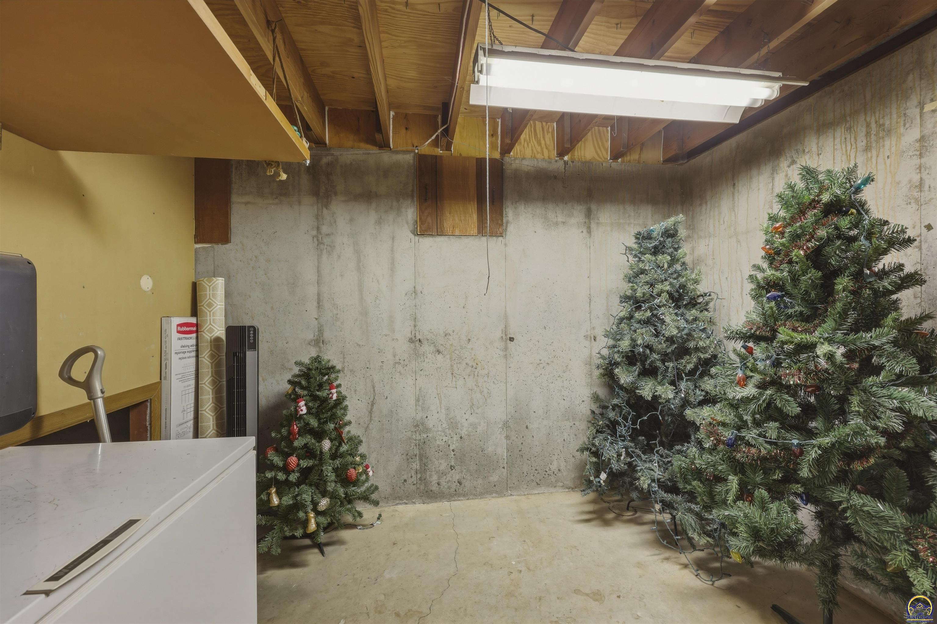 10826 Southwest Burlingame Road Wakarusa, KS 66546 - Photo 28 of 32