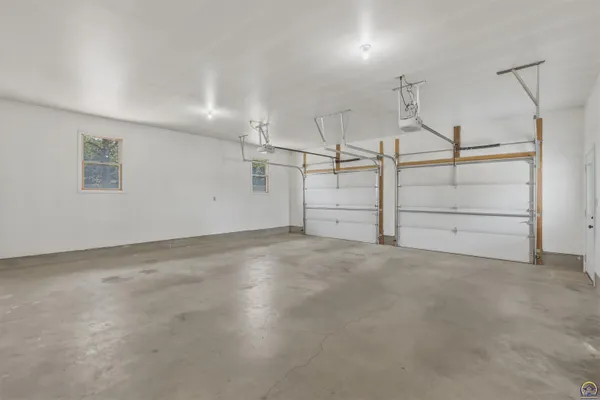 $462,500 | 10826 Southwest Burlingame Road, Wakarusa, KS 66546