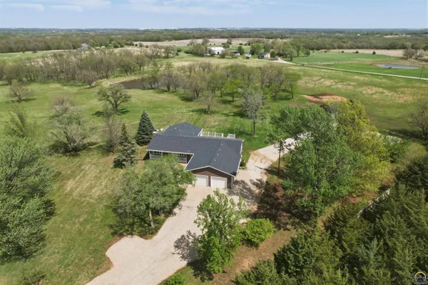 $462,500 | 10826 Southwest Burlingame Road, Wakarusa, KS 66546