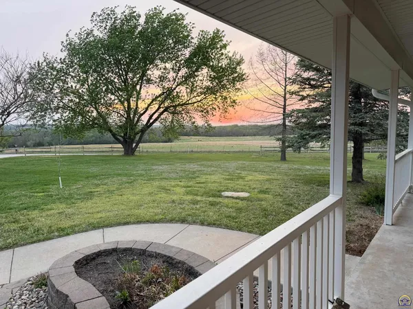 $462,500 | 10826 Southwest Burlingame Road, Wakarusa, KS 66546