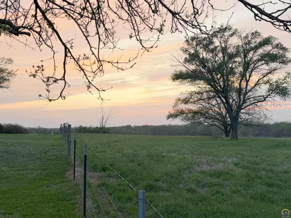 $462,500 | 10826 Southwest Burlingame Road, Wakarusa, KS 66546