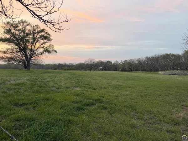 $462,500 | 10826 Southwest Burlingame Road, Wakarusa, KS 66546