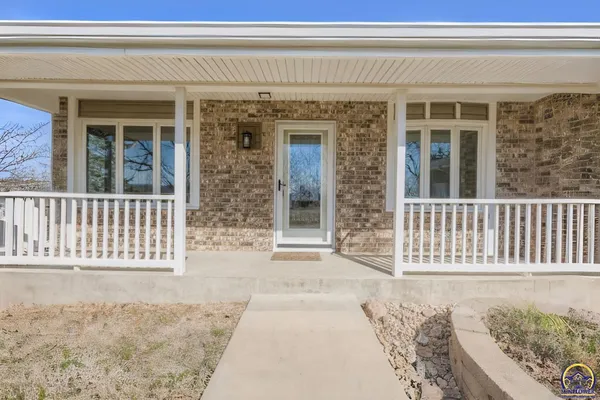 $468,000 | 10826 Southwest Burlingame Road, Wakarusa, KS 66546