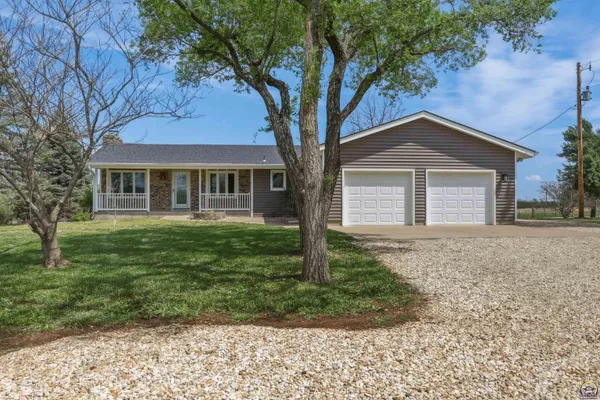 $462,500 | 10826 Southwest Burlingame Road, Wakarusa, KS 66546