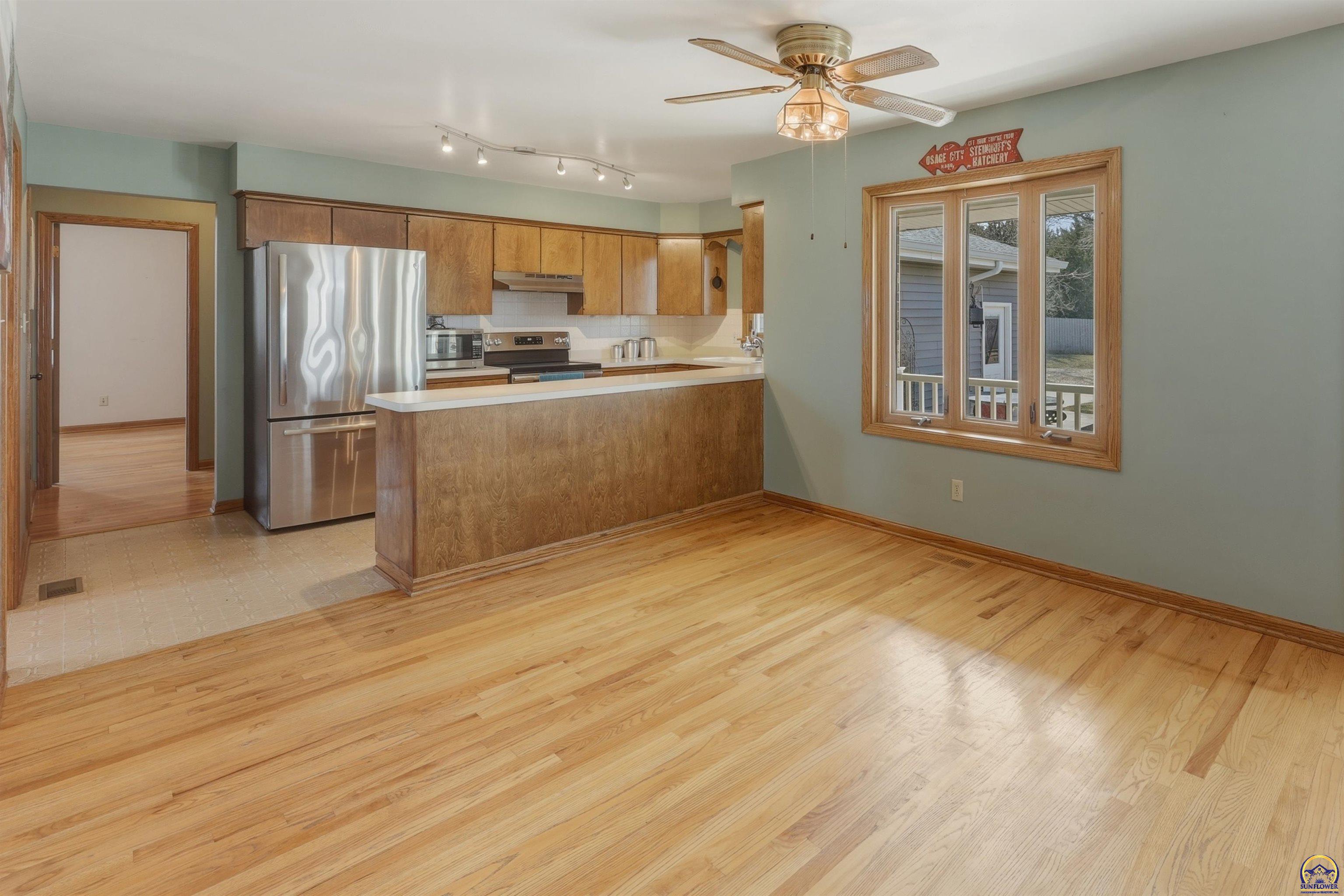 10826 Southwest Burlingame Road Wakarusa, KS 66546 - Photo 8 of 32