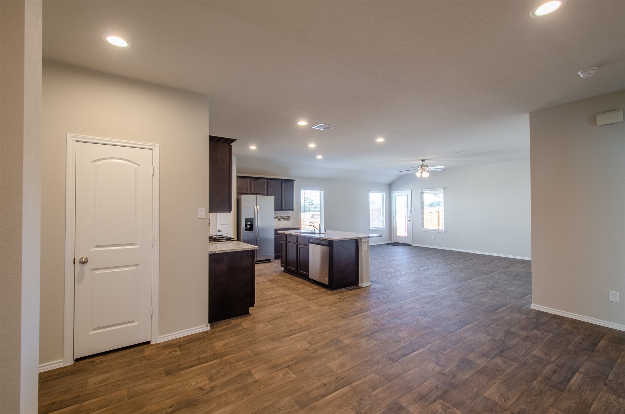 13966 Fort Ward Way Conroe, TX 77384 - Photo 10 of 33