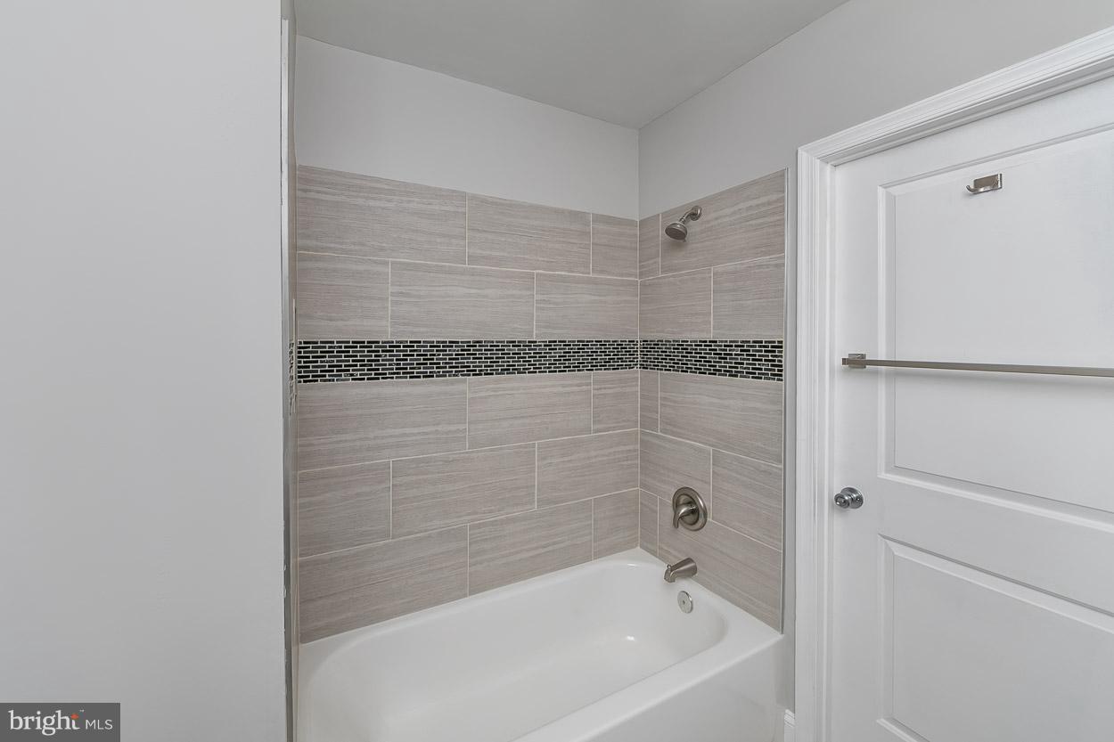4010 Falls Road Baltimore, MD 21211 - Photo 19 of 30 Bath
