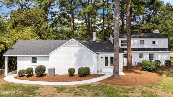 $495,000 | 909 Parkside Drive Northwest, Wilson, NC 27896