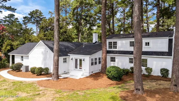 $495,000 | 909 Parkside Drive Northwest, Wilson, NC 27896