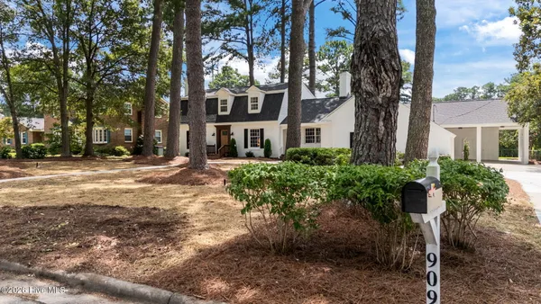 $495,000 | 909 Parkside Drive Northwest, Wilson, NC 27896
