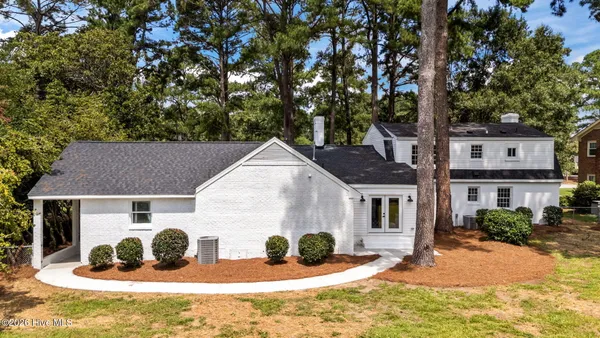 $495,000 | 909 Parkside Drive Northwest, Wilson, NC 27896