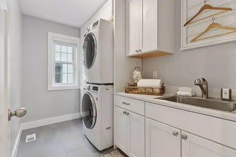 $749,900 | 1852 West James Avenue, St. Paul, MN 55105