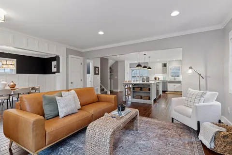 $749,900 | 1852 West James Avenue, St. Paul, MN 55105