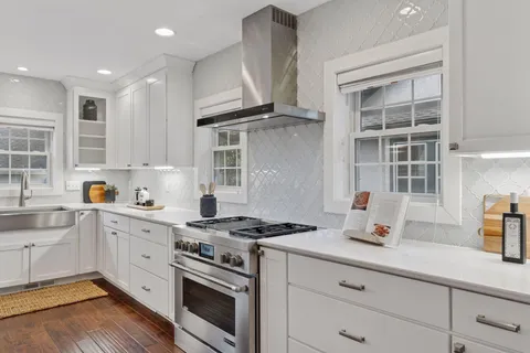 $749,900 | 1852 West James Avenue, St. Paul, MN 55105