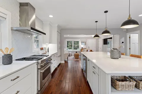 $749,900 | 1852 West James Avenue, St. Paul, MN 55105