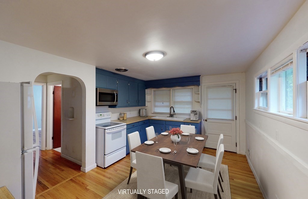 44 Freemont Street Lexington, MA 02421 - Photo 5 of 18