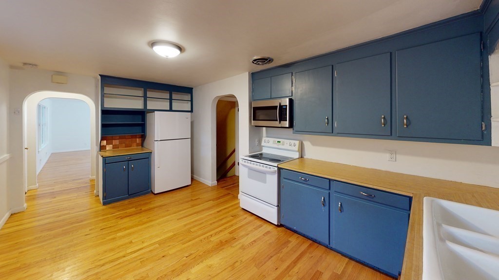 44 Freemont Street Lexington, MA 02421 - Photo 7 of 18
