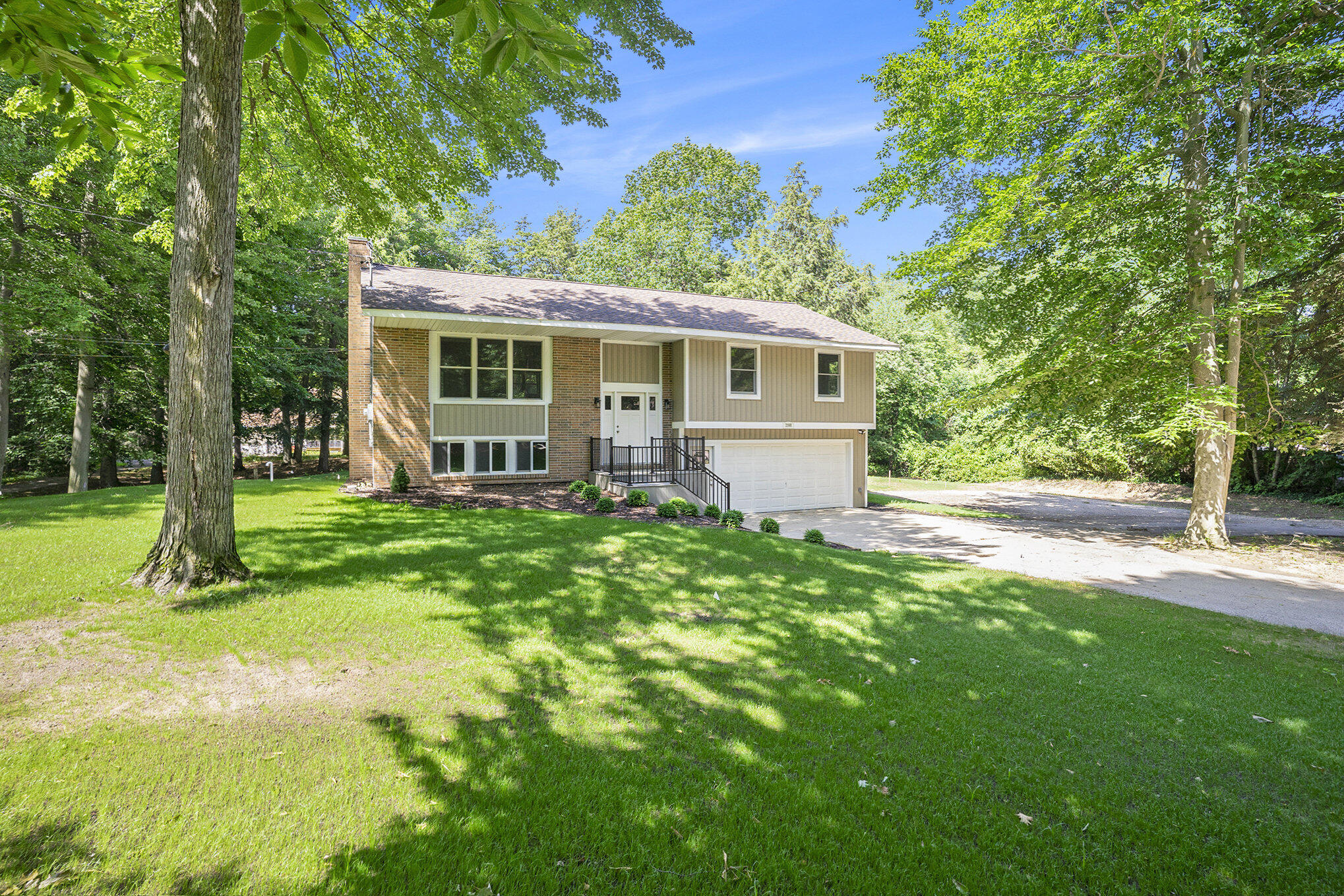 2908 Rennells Road Spring Lake, MI 49456 - Photo 2 of 37 002_dsc06211_369