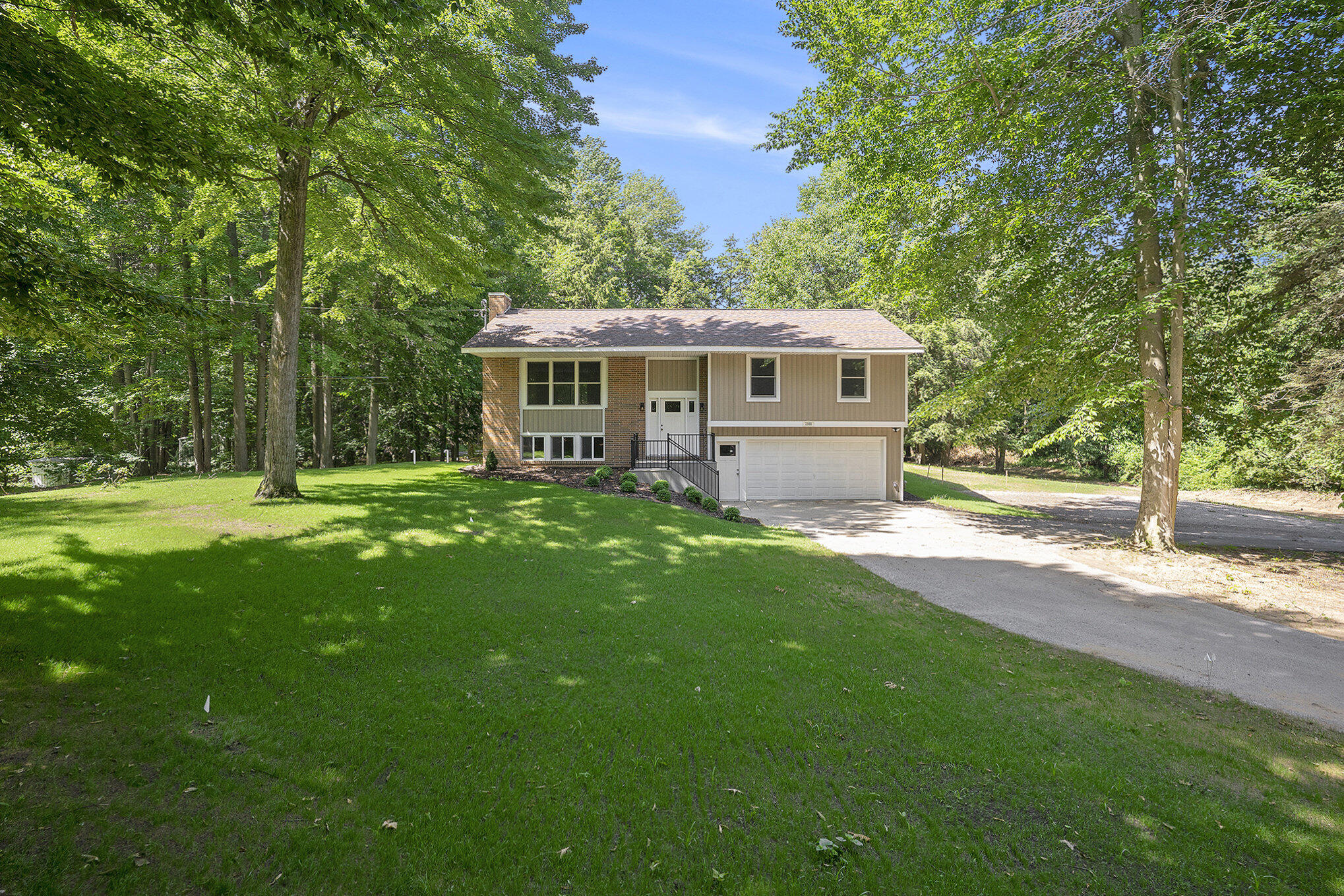 2908 Rennells Road Spring Lake, MI 49456 - Photo 3 of 37 001_dsc06210_578