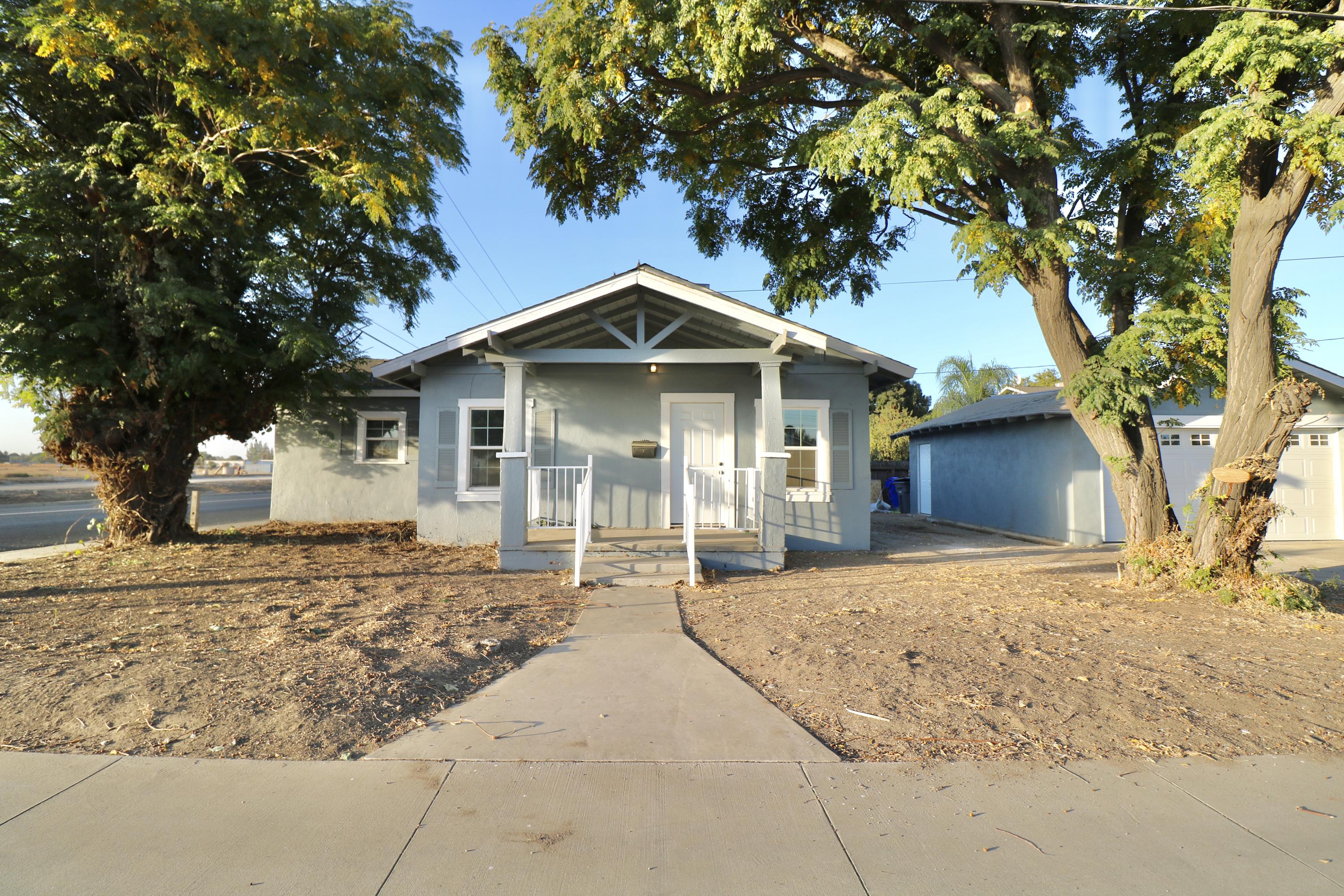 1075 West Maple Street Exeter, CA 93221 - Photo 1 of 13 IMG_0081