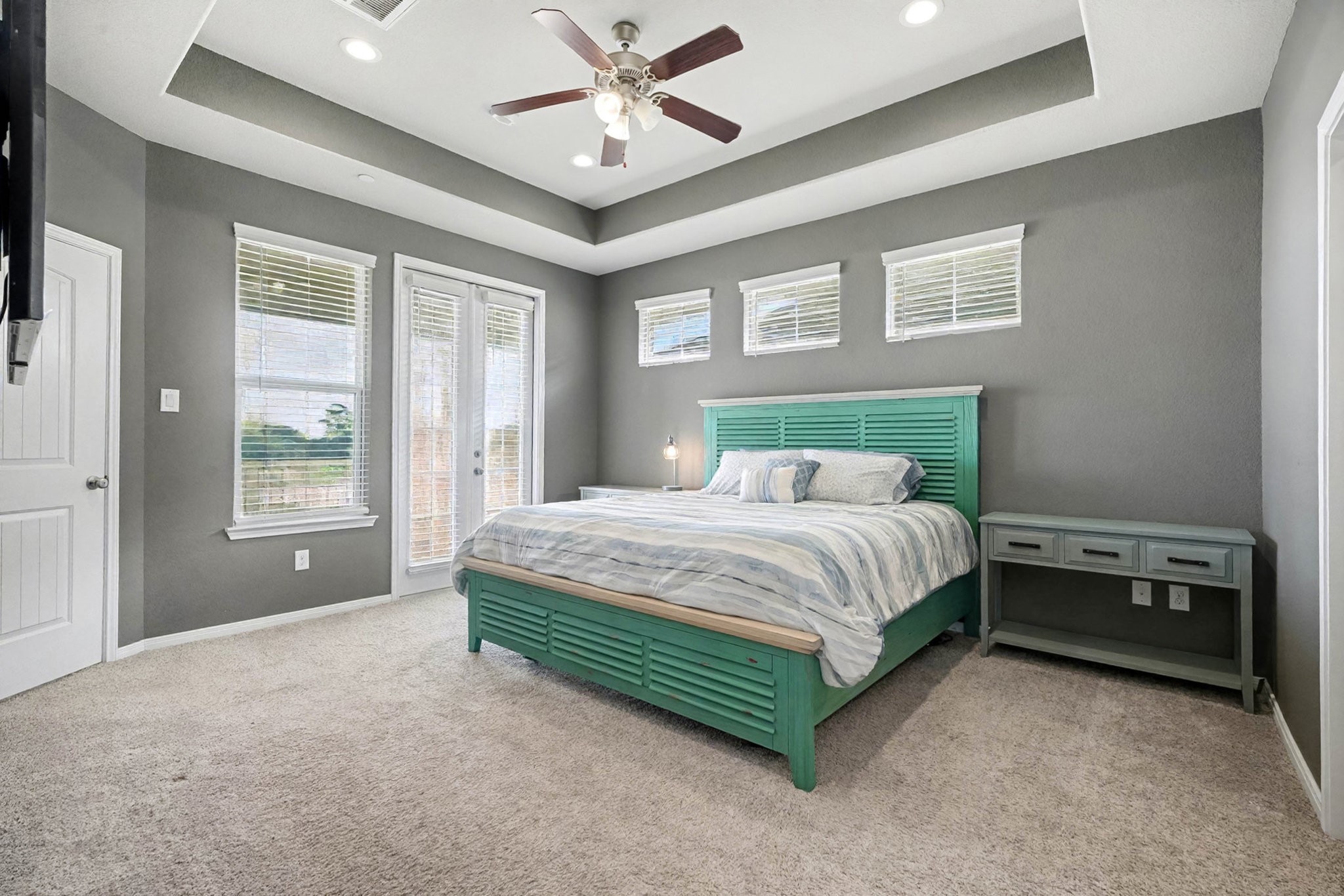 1412 Veranda Mist League City, TX 77573 - Photo 19 of 35 a bedroom with a bed and a window