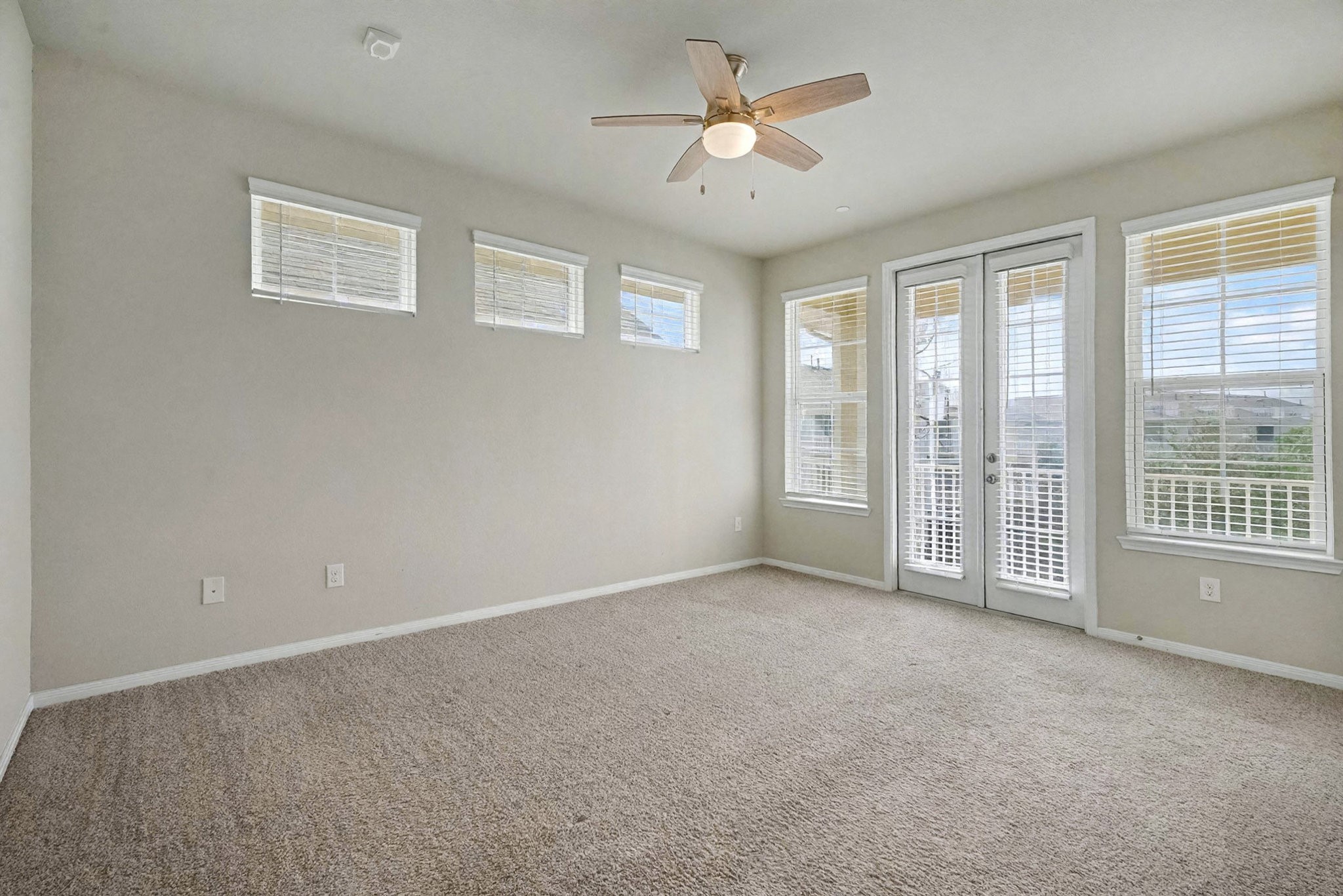 1412 Veranda Mist League City, TX 77573 - Photo 24 of 35 a view of an empty room with a window
