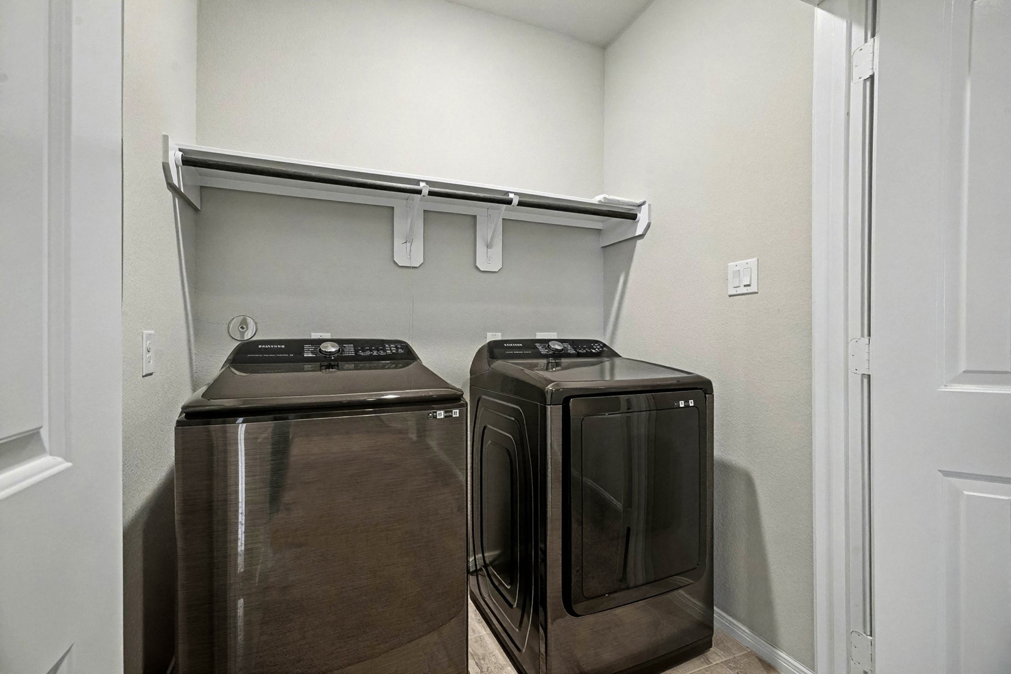 1412 Veranda Mist League City, TX 77573 - Photo 28 of 35 a close view of two washing machine