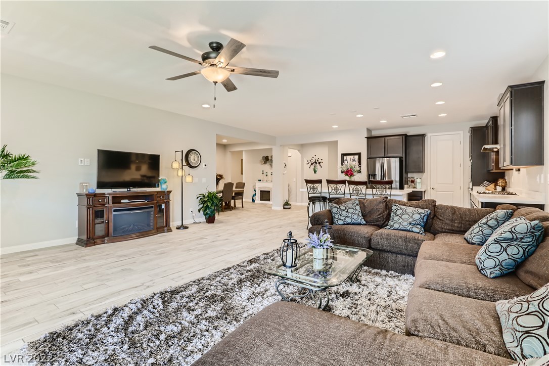 6321 Regina Ridge Street Las Vegas, NV 89149 - Photo 4 of 30