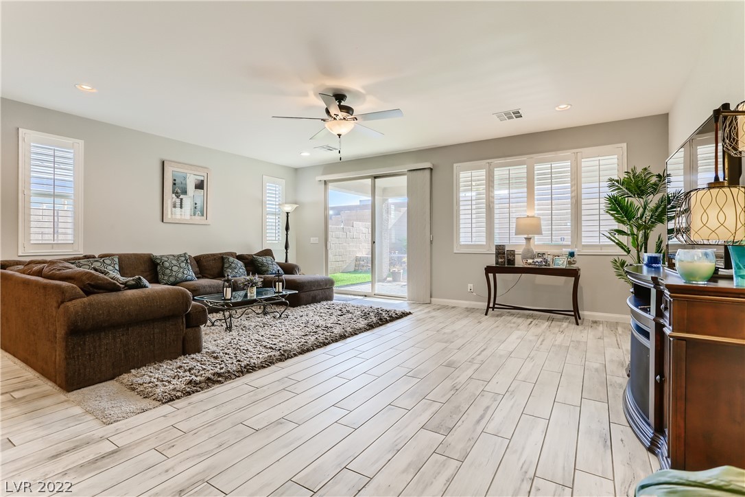 6321 Regina Ridge Street Las Vegas, NV 89149 - Photo 6 of 30